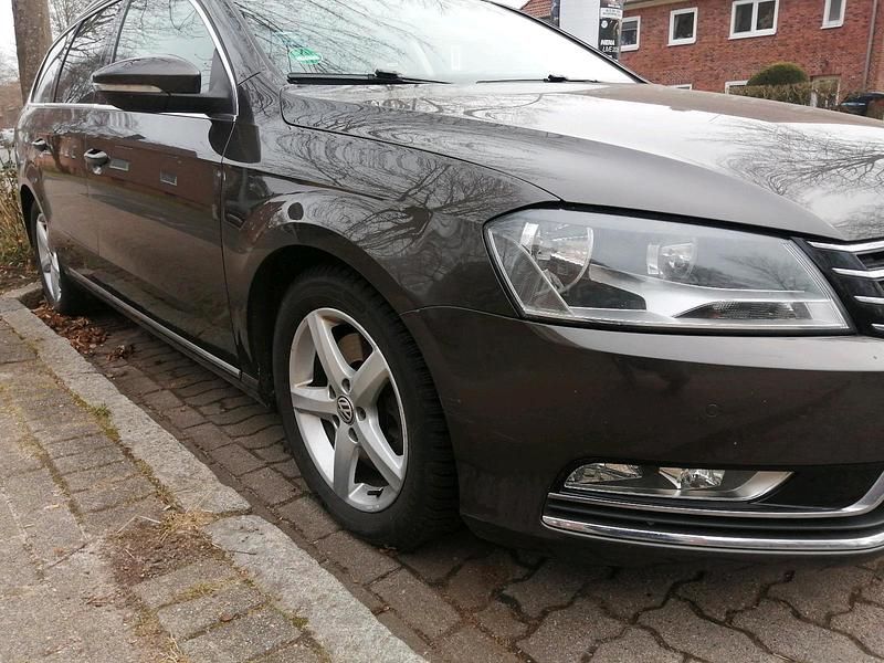 Gebraucht VW Passat 177 PS (130 kW) 2014 Braun Kombi