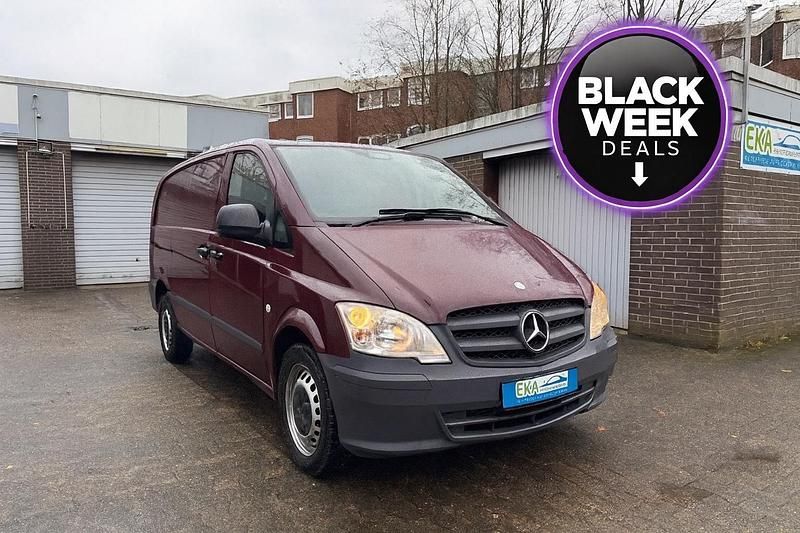 Rot Gebraucht 2011 Mercedes Vito Van / Kleinbus | 7.999 € - Bild 1/4