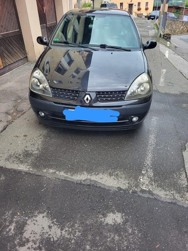 Gebraucht Renault Clio II 98 PS (72 kW) 2003 Schwarz Kleinwagen