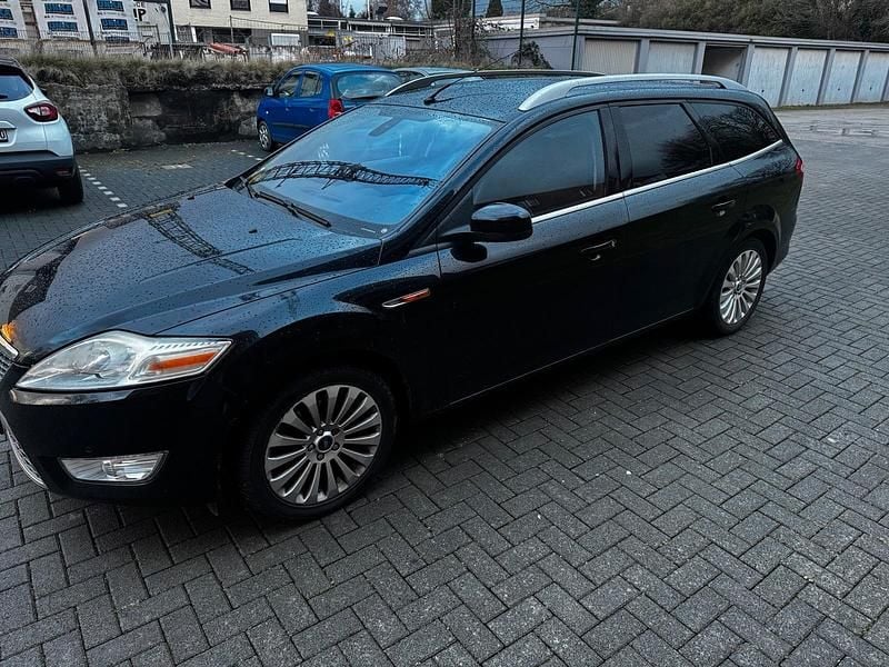 Gebraucht Ford Mondeo 163 PS (119 kW) 2010 Schwarz Kombi