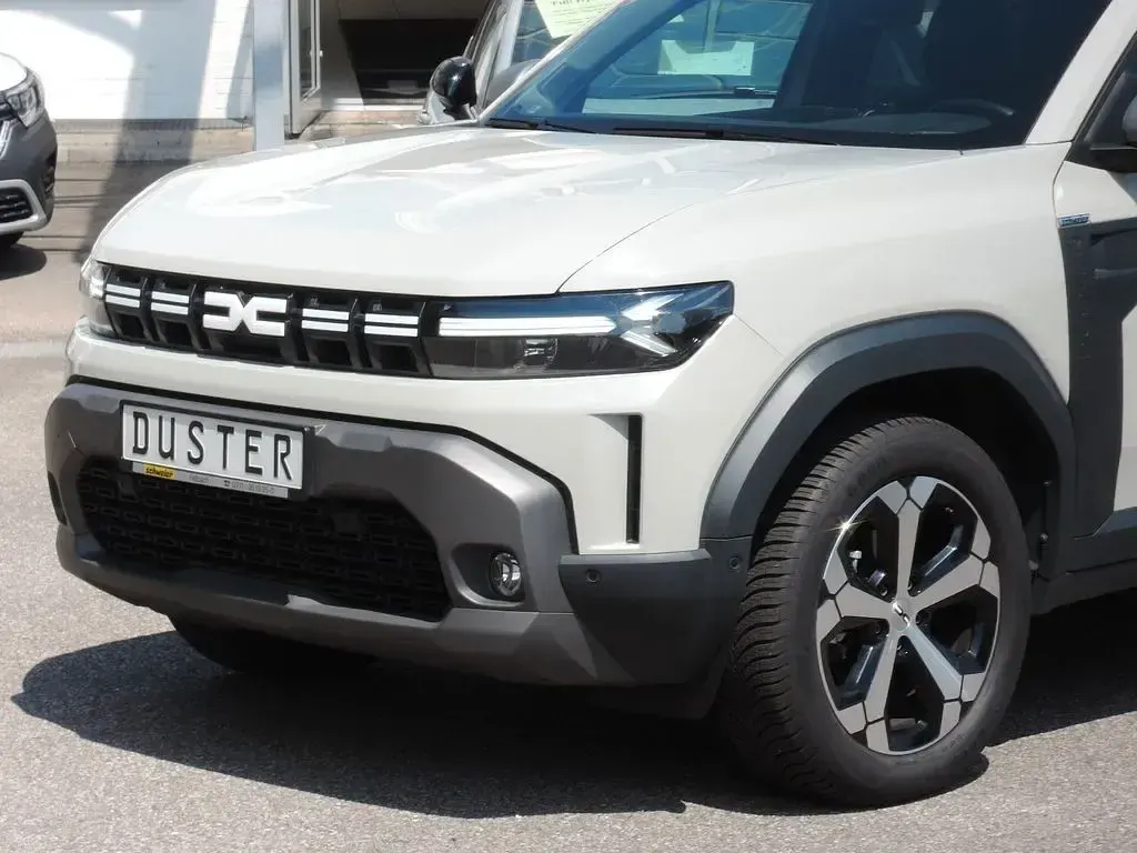 Gebraucht Dacia Duster Journey 141 PS (103 kW) 2025 Grau SUV
