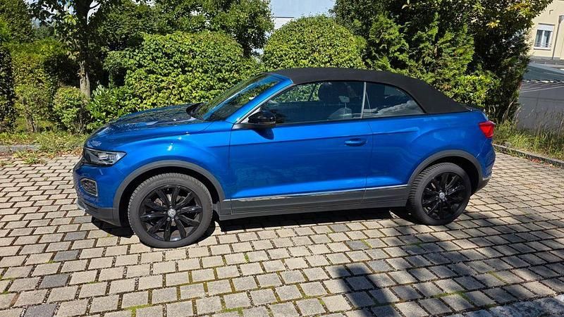 Blau Gebraucht 2020 VW T-Roc Cabriolet Style Cabrio | 24.900 € (Etwas zu teuer) - Bild 1/4