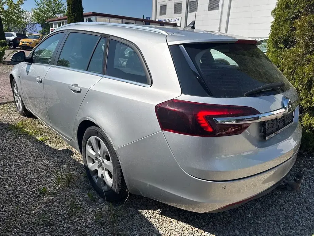 Gebraucht Opel Insignia Edition 136 PS (100 kW) 2015 Silber Kombi