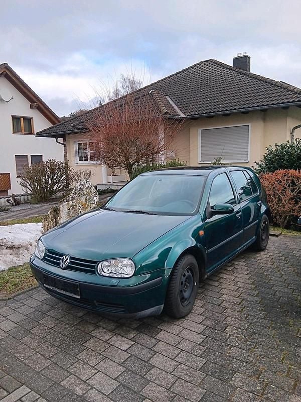 Gebraucht VW Golf IV 100 PS (73 kW) 1998 Grün Kleinwagen