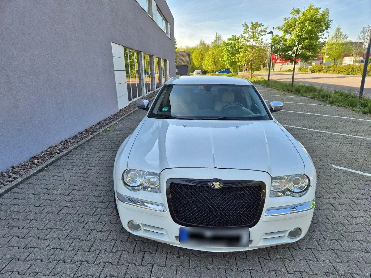 Gebraucht Chrysler 300C 218 PS (160 kW) 2007 Weiß Limousine