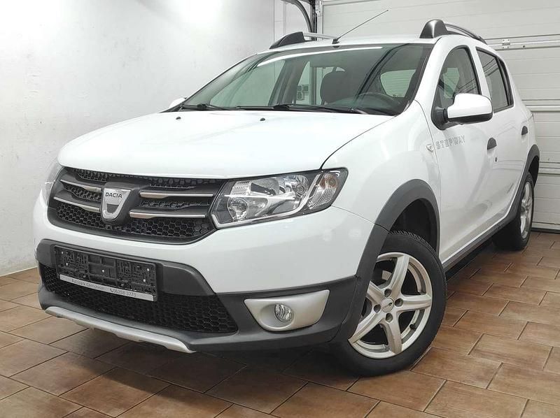Gebraucht Dacia Sandero Prestige 90 PS (66 kW) 2013 Gletscherweiss SUV
