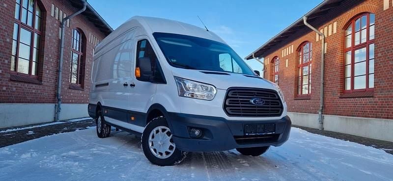 Second-hand Ford Transit Trend 131 CP (96 kW) 2018 Alb Monovolum