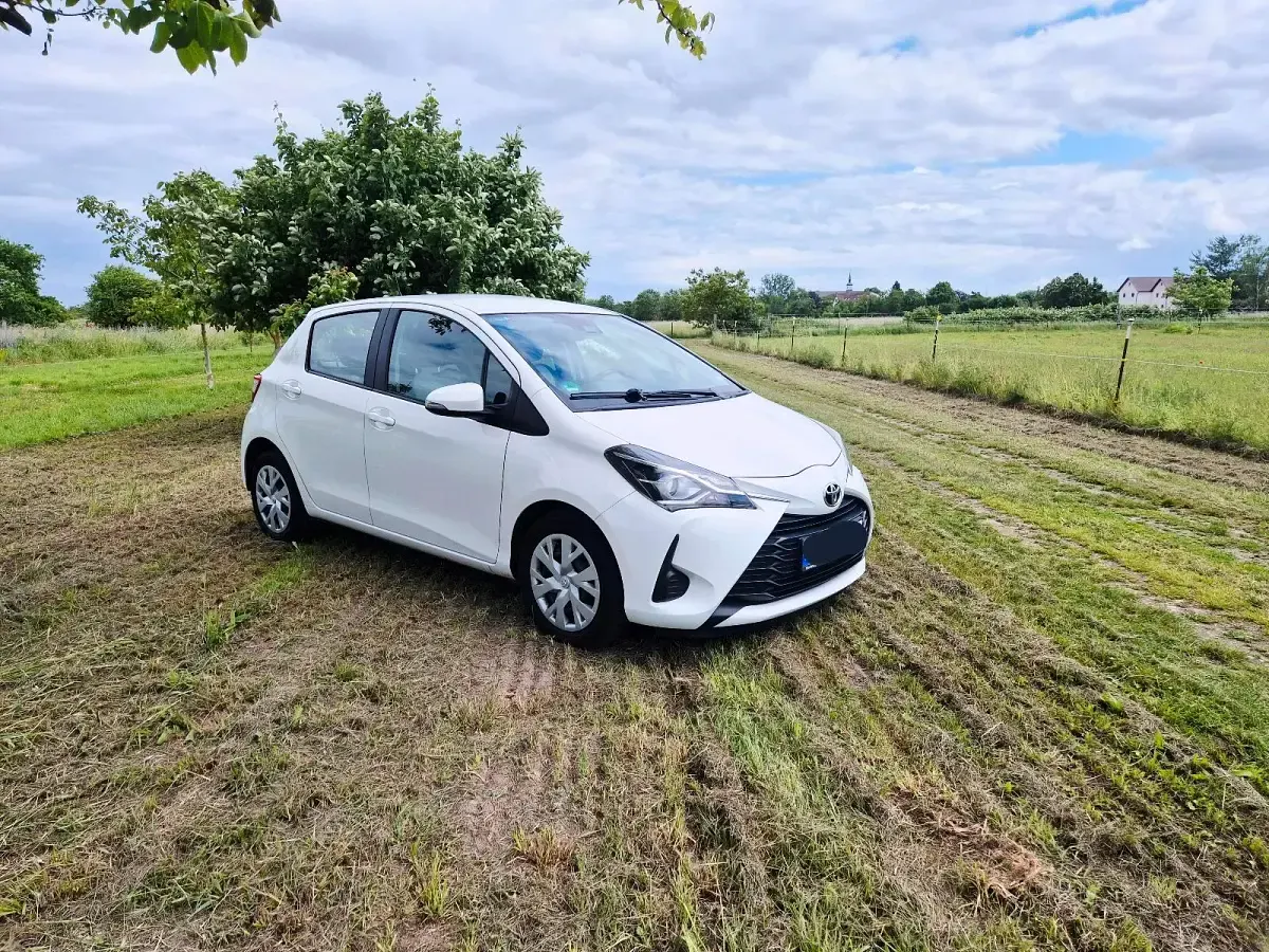 Gebraucht Toyota Yaris 69 PS (50 kW) 2018 Weiß Kleinwagen