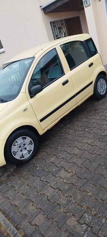 Gelb Gebraucht 2009 Fiat Panda Limousine | 2.500 € (Fairer Preis) - Bild 1/4