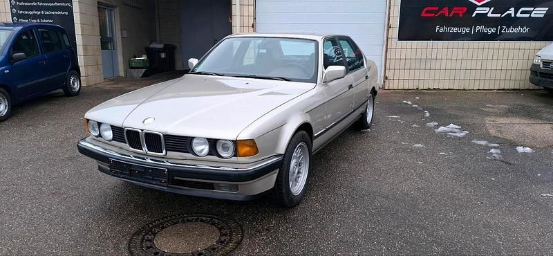 Gebraucht BMW 730 180 PS (132 kW) 1986 Gold Limousine