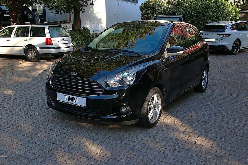 Schwarz Gebraucht 2018 Ford Ka Plus Cool & Sound Edition Kleinwagen | 10.990 € (Etwas zu teuer) - Bild 1/4