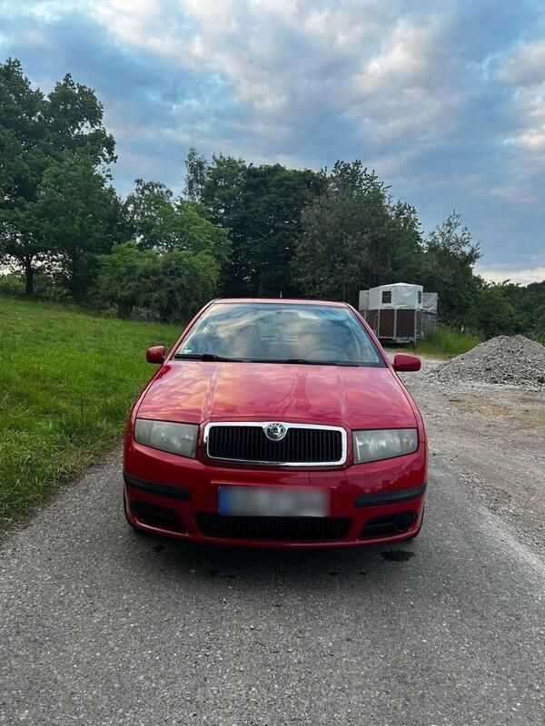 Rot Gebraucht 2007 Skoda Fabia Kleinwagen | 1.500 € (Superpreis) - Bild 1/4