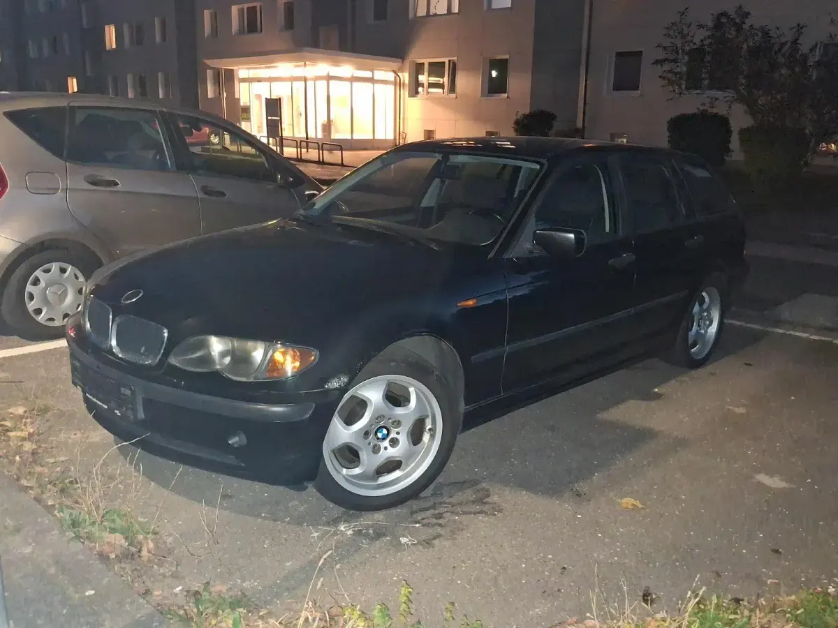 Gebraucht BMW 318 143 PS (105 kW) 2002 Schwarz Kombi