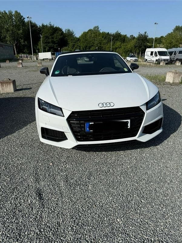 Weiß Gebraucht 2018 Audi TT Roadster Competition Cabrio | 28.500 € (Guter Preis) - Bild 1/4