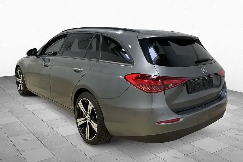Gebraucht Mercedes C220 220 PS (161 kW) 2023 Grau Limousine