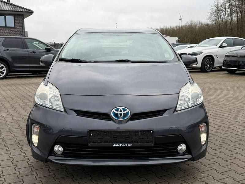 Gebraucht Toyota Prius 99 PS (72 kW) 2015 Grau Limousine