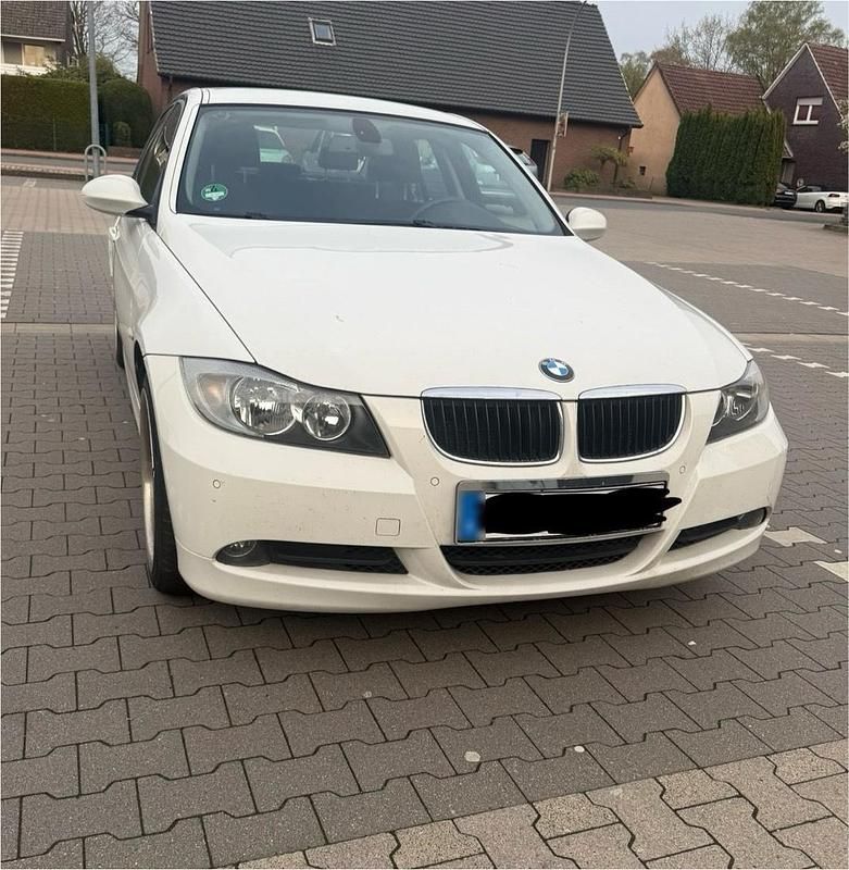 Gebraucht BMW 320 150 PS (110 kW) 2006 Weiß Limousine