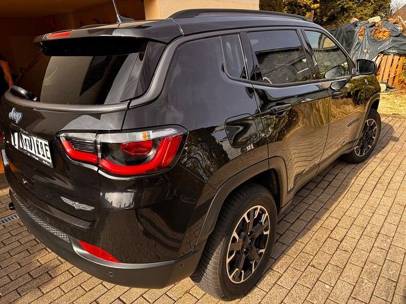 Gebraucht Jeep Compass Trailhawk 241 PS (177 kW) 2020 Schwarz SUV