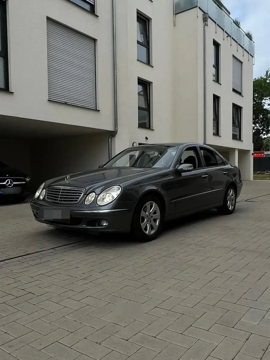 Gebraucht Mercedes E280 Elegance 190 PS (139 kW) 2005 Grau Limousine