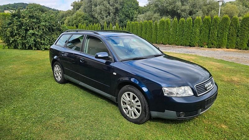 Blau Gebraucht 2004 Audi A4 Kombi | 3.000 € (Etwas zu teuer) - Bild 1/4