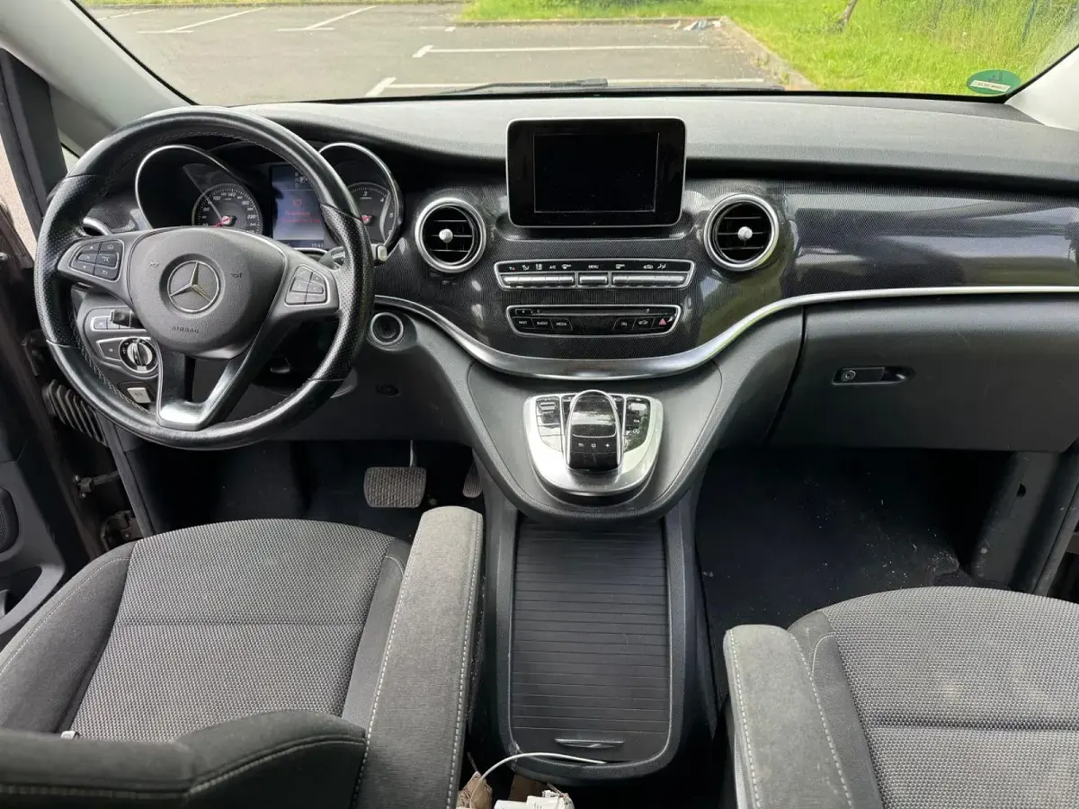 Gebraucht Mercedes V220 Edition 163 PS (119 kW) 2014 Braun Van / Kleinbus