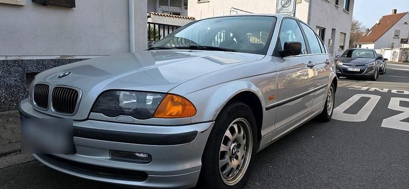Gebraucht BMW 320 151 PS (111 kW) 1998 Silber Limousine