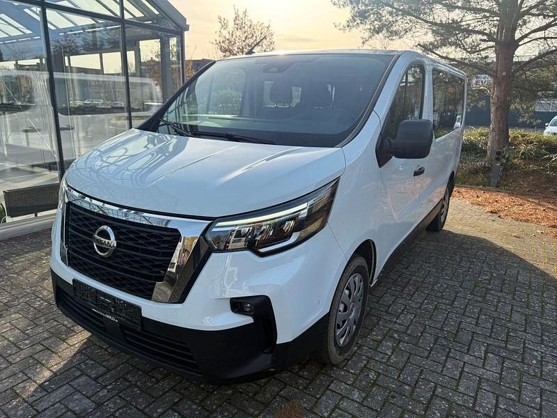 Weiß Gebraucht 2023 Nissan Primastar Acenta Van / Kleinbus | 29.999 € - Bild 1/4
