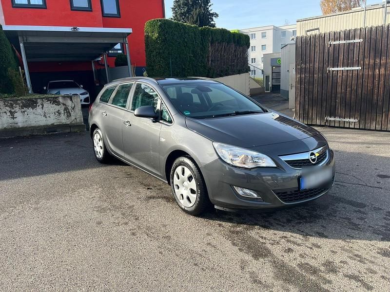 Grau Gebraucht 2012 Opel Astra Edition Kombi | 2.600 € (Superpreis) - Bild 1/4