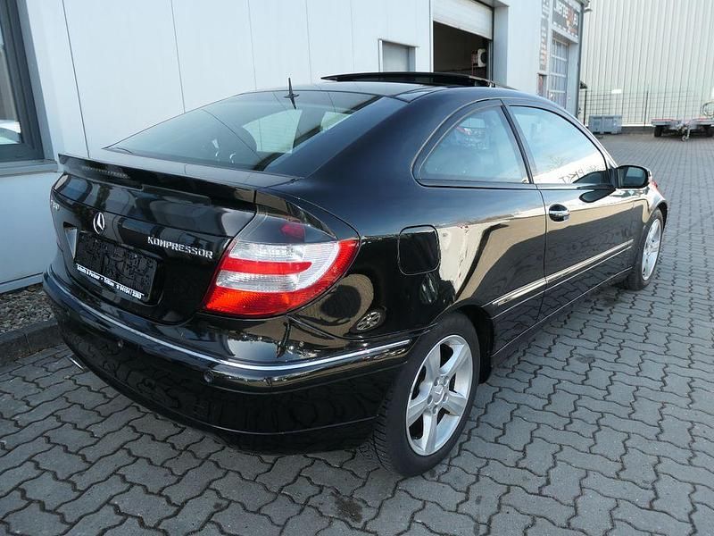 Gebraucht Mercedes C180 143 PS (105 kW) 2006 Schwarz Coupé