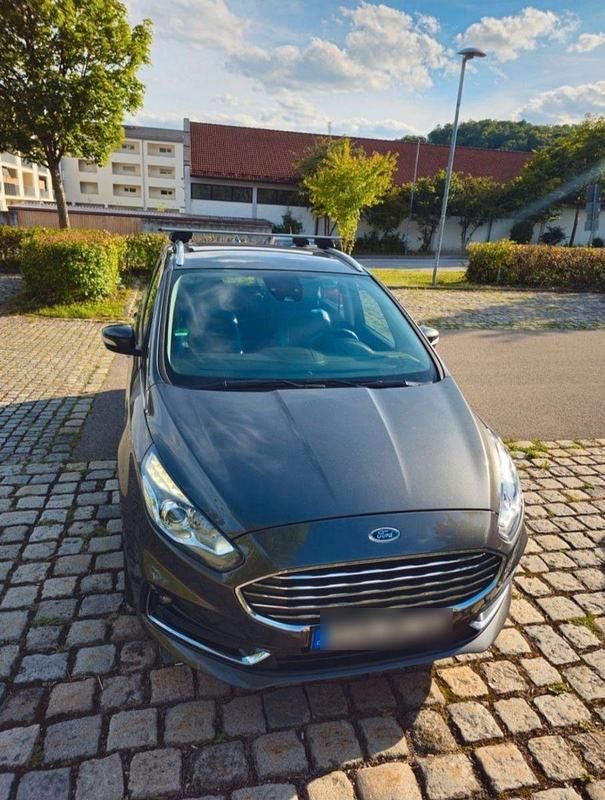 Gebraucht Ford S-MAX Titanium 150 PS (110 kW) 2020 Silber Van / Kleinbus