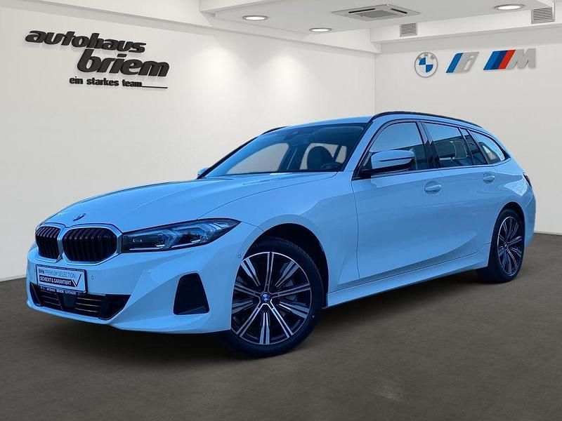 Alpinweiß uni Gebraucht 2022 BMW 330 Sport Line Kombi | 40.700 € (Teuer) - Bild 1/4