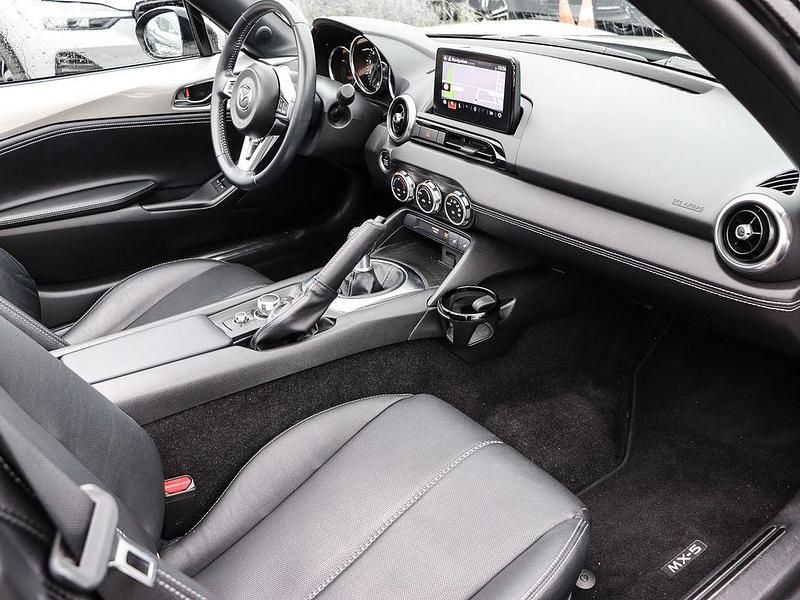 Gebraucht Mazda MX5 Exclusive-Line 132 PS (97 kW) 2024 Platinum quartz Cabrio