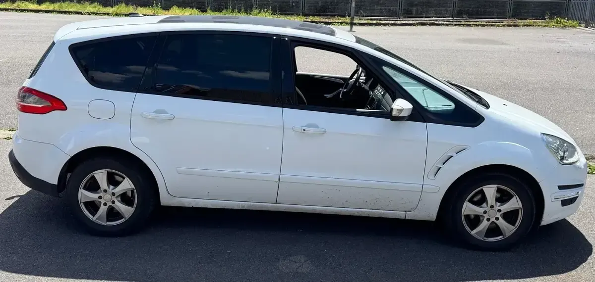 Gebraucht Ford S-MAX S 163 PS (119 kW) 2014 Weiß Van / Kleinbus
