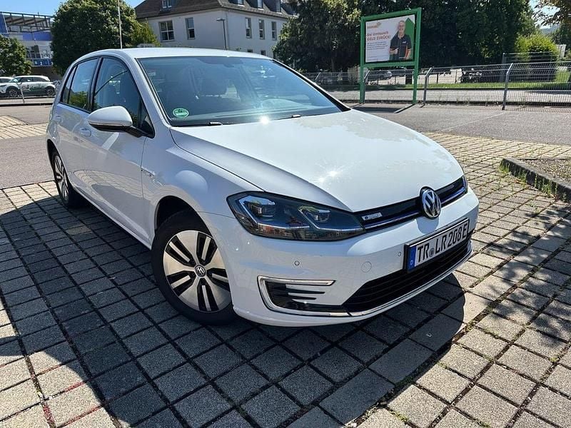Weiß Gebraucht 2020 VW e-Golf Kleinwagen | 12.999 € (Guter Preis) - Bild 1/4