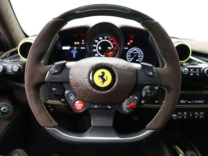 Gebraucht Ferrari F8 818 PS (601 kW) 2023 Grün