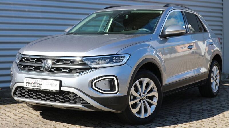 Silber Gebraucht 2024 VW T-Roc Life SUV | 27.330 € (Superpreis) - Bild 1/4