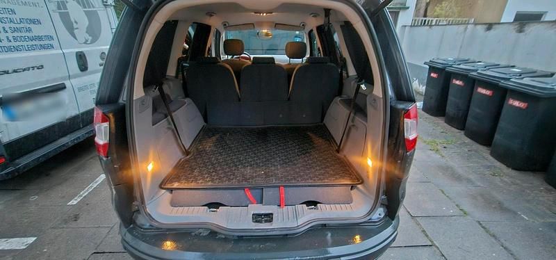 Second-hand Ford Galaxy 145 CP (106 kW) 2008 Gri Monovolum