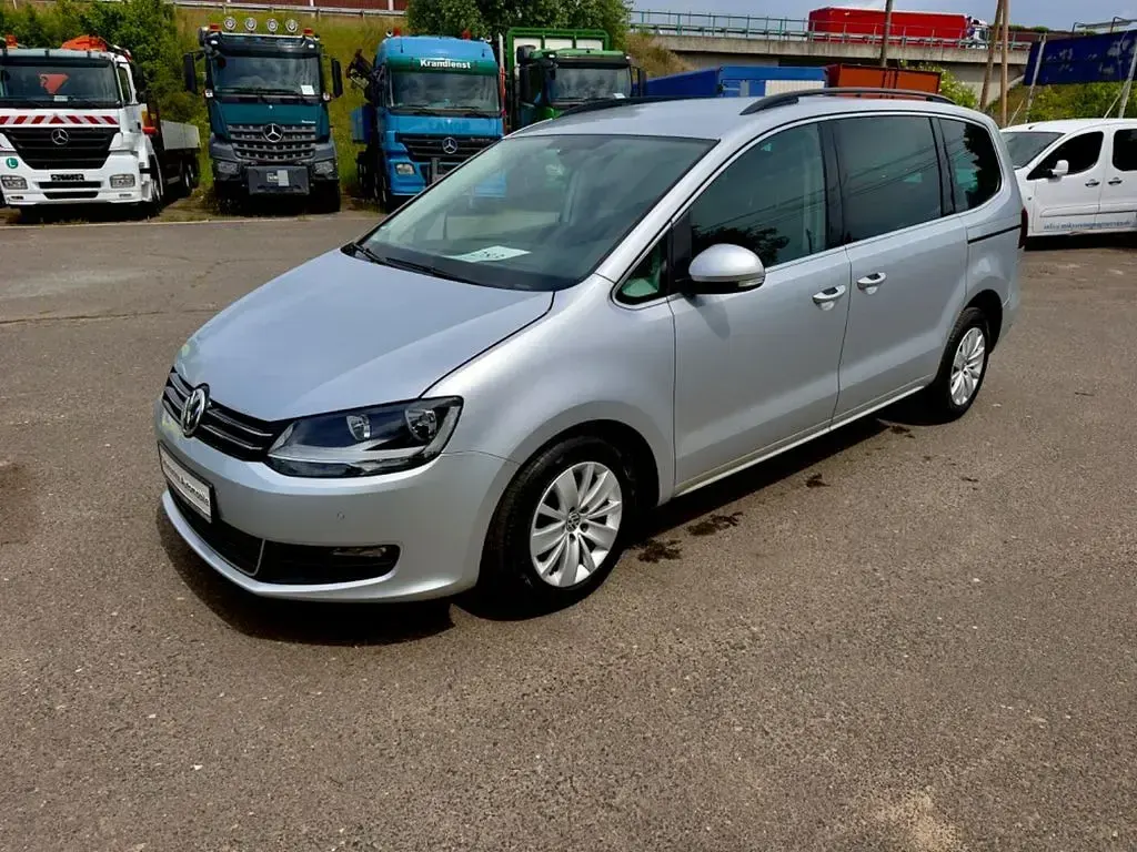 Gebraucht VW Sharan Comfortline 150 PS (110 kW) 2016 Silber Van / Kleinbus