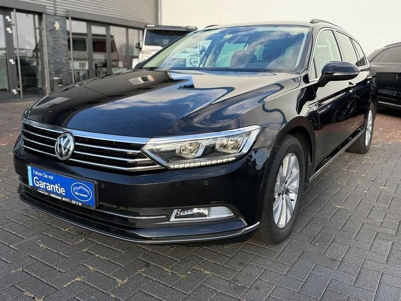 Schwarz Gebraucht 2018 VW Passat Comfortline Kombi | 15.250 € (Guter Preis) - Bild 1/4