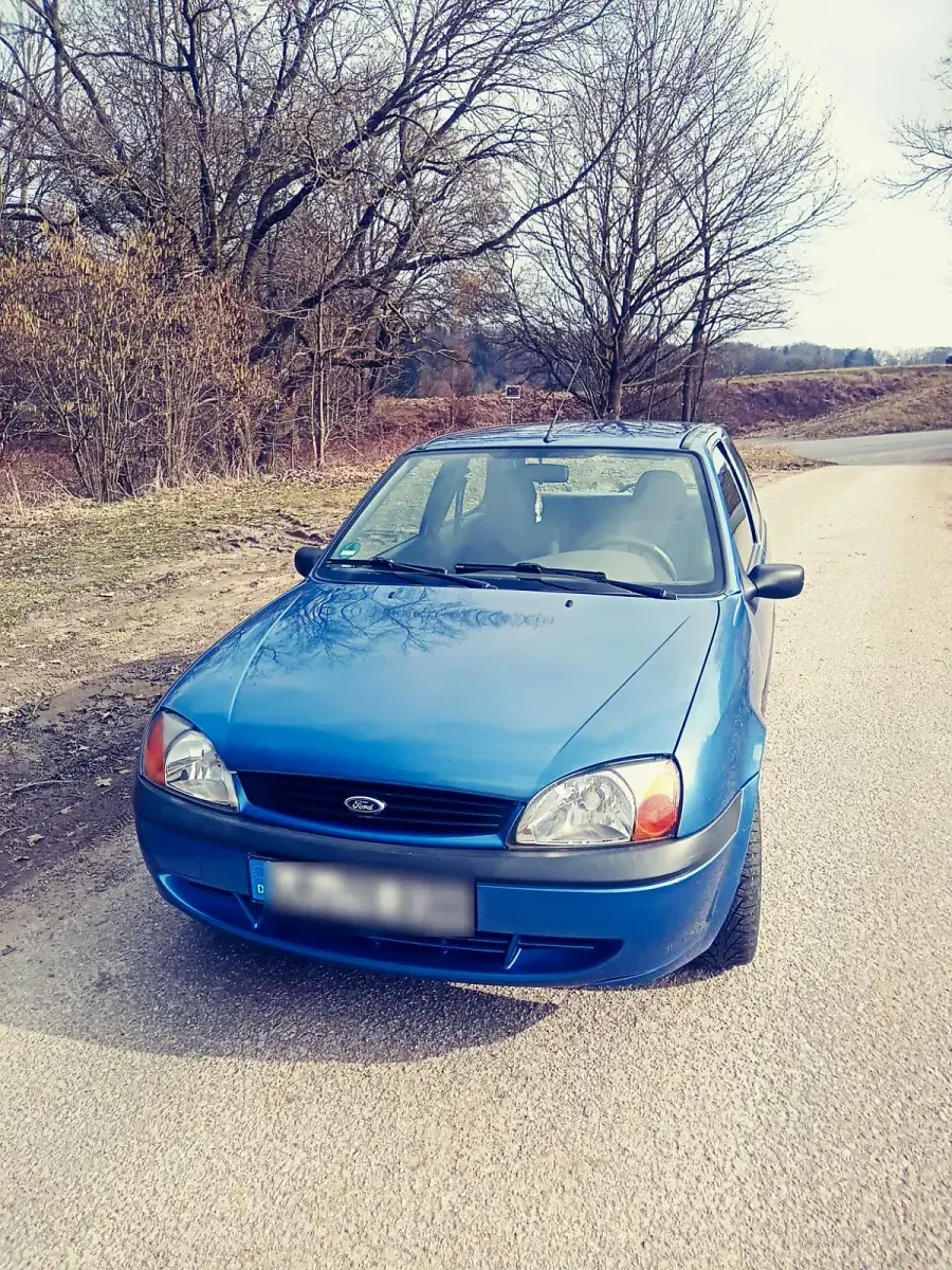 Second-hand Ford Fiesta 60 CP (44 kW) 2000 Albastru Hatchback