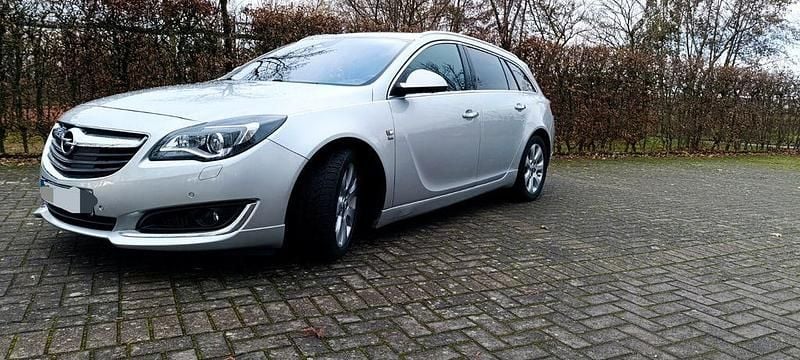 Silber Gebraucht 2014 Opel Insignia Business Kombi | 9.990 € (Teuer) - Bild 1/4