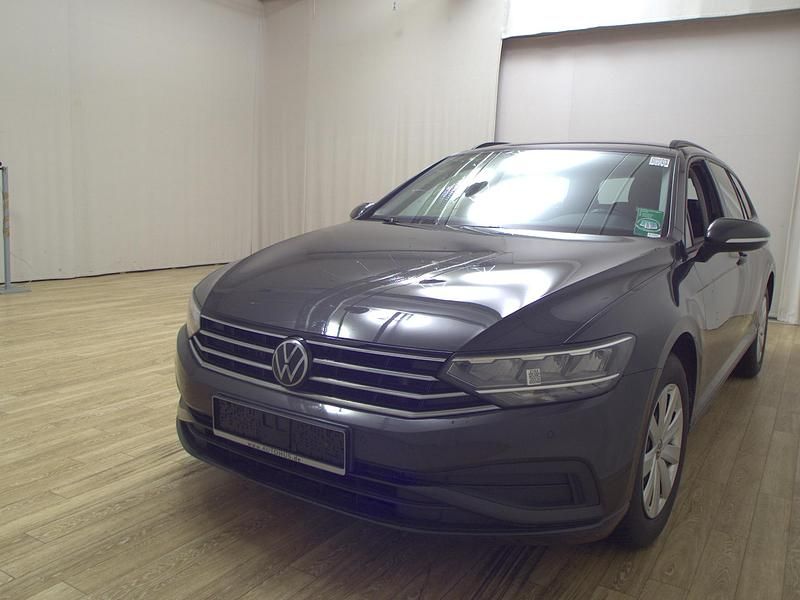Gebraucht VW Passat 150 PS (110 kW) 2021 Grau Kombi