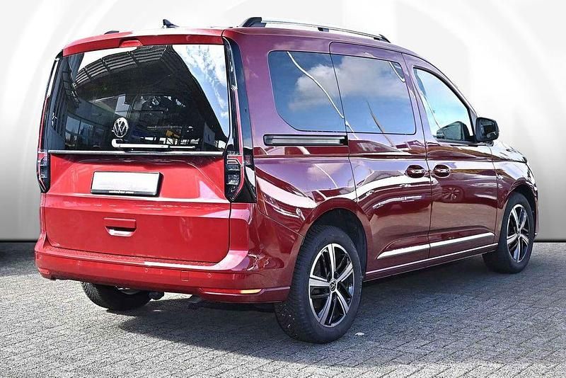 Gebraucht VW Caddy Style 116 PS (85 kW) 2024 Fortanarot metallic Van / Kleinbus