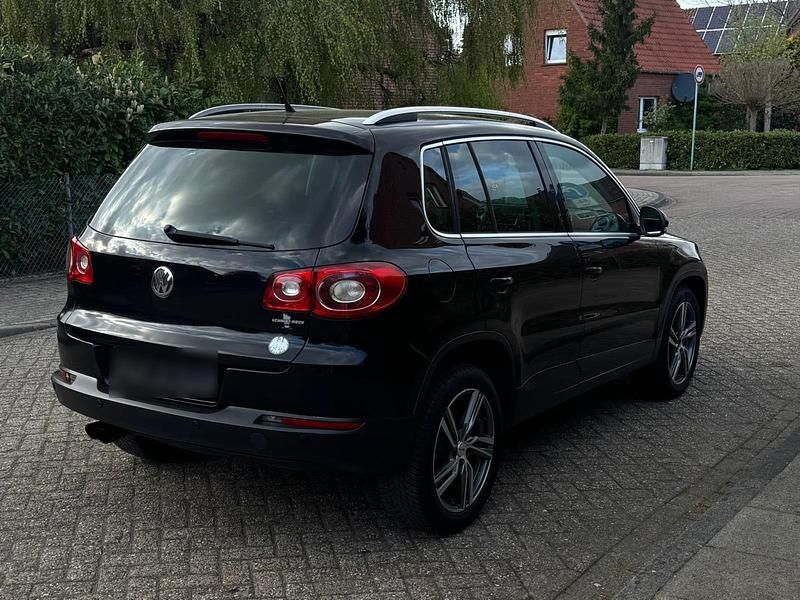 Second-hand VW Golf 150 CP (110 kW) 2009 Negru SUV