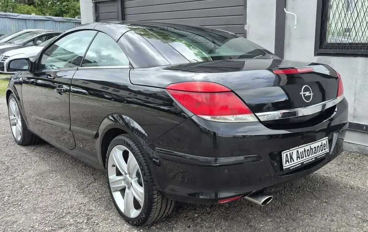 Gebraucht Opel Astra Cabriolet 140 PS (102 kW) 2009 Schwarz Cabrio