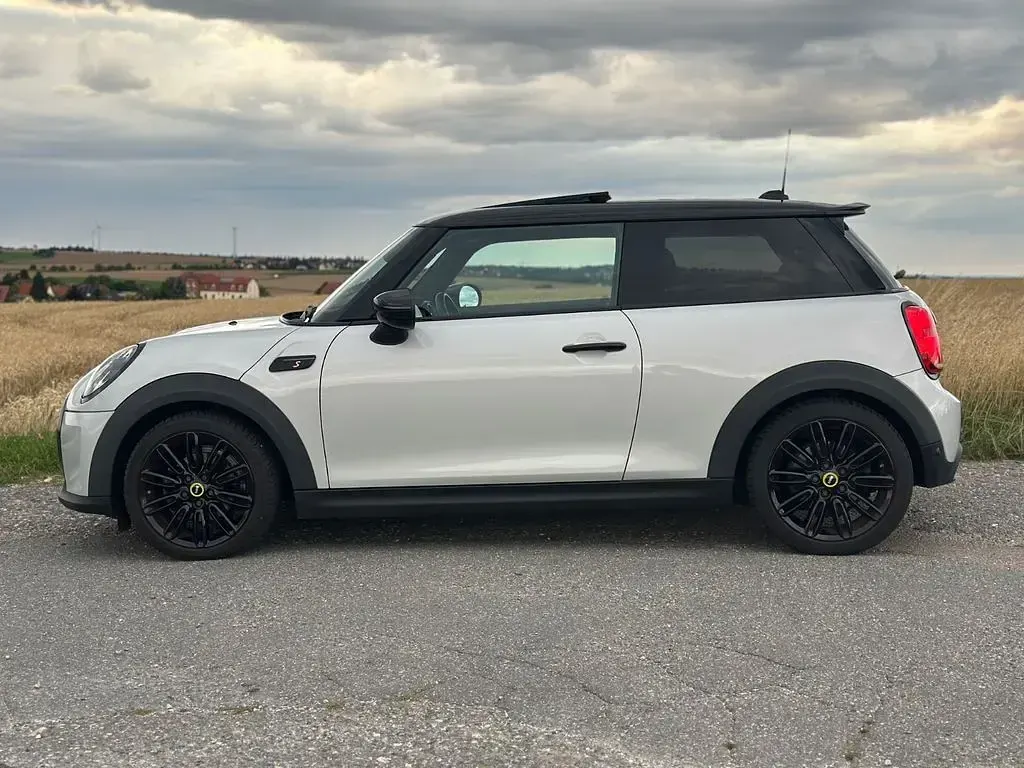 Gebraucht Mini Cooper SE 135 kW (184 PS) 2021 Silber Kleinwagen