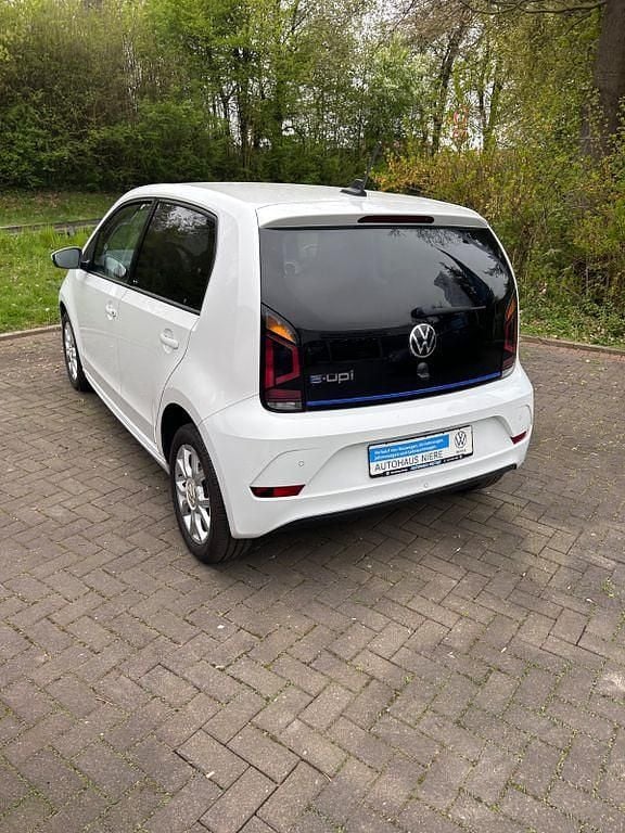 Usata VW e-up! Active 61 kW (83 CV) 2021 Bianco Utilitaria