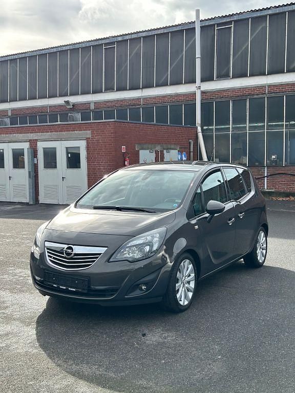 Grau Gebraucht 2013 Opel Meriva Innovation Van / Kleinbus | 5.890 € (Guter Preis) - Bild 1/4