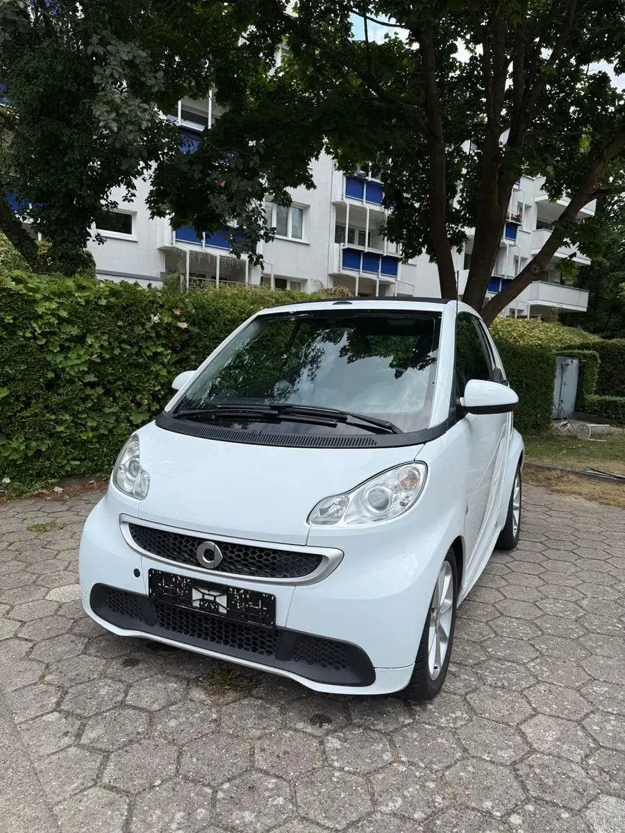 Gebraucht Smart ForTwo Cabrio 71 PS (52 kW) 2014 Weiß Cabrio