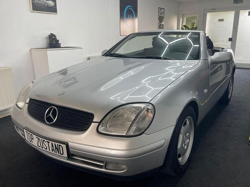 Grau Gebraucht 1999 Mercedes SLK200 Cabrio | 3.750 € (Fairer Preis) - Bild 1/4